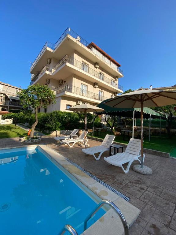 Bazén v ubytování Central Hotel nebo v jeho okolí