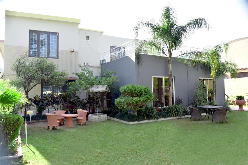 Κήπος έξω από το Cape Town Guest House
