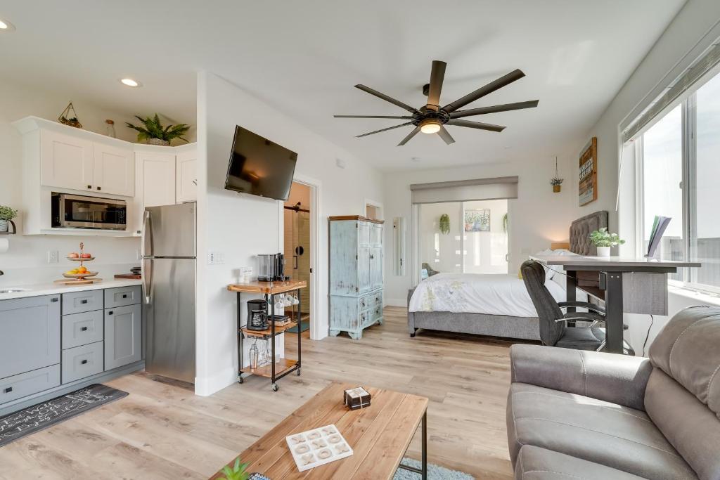 Apartment Cozy Bullhead City Studio with Patio, 2 Mi to River!, USA