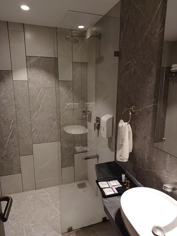 Koupelna v ubytování Click Hotel Aurangabad