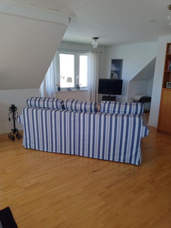 TV a/nebo společenská místnost v ubytování West coast villa with sea view