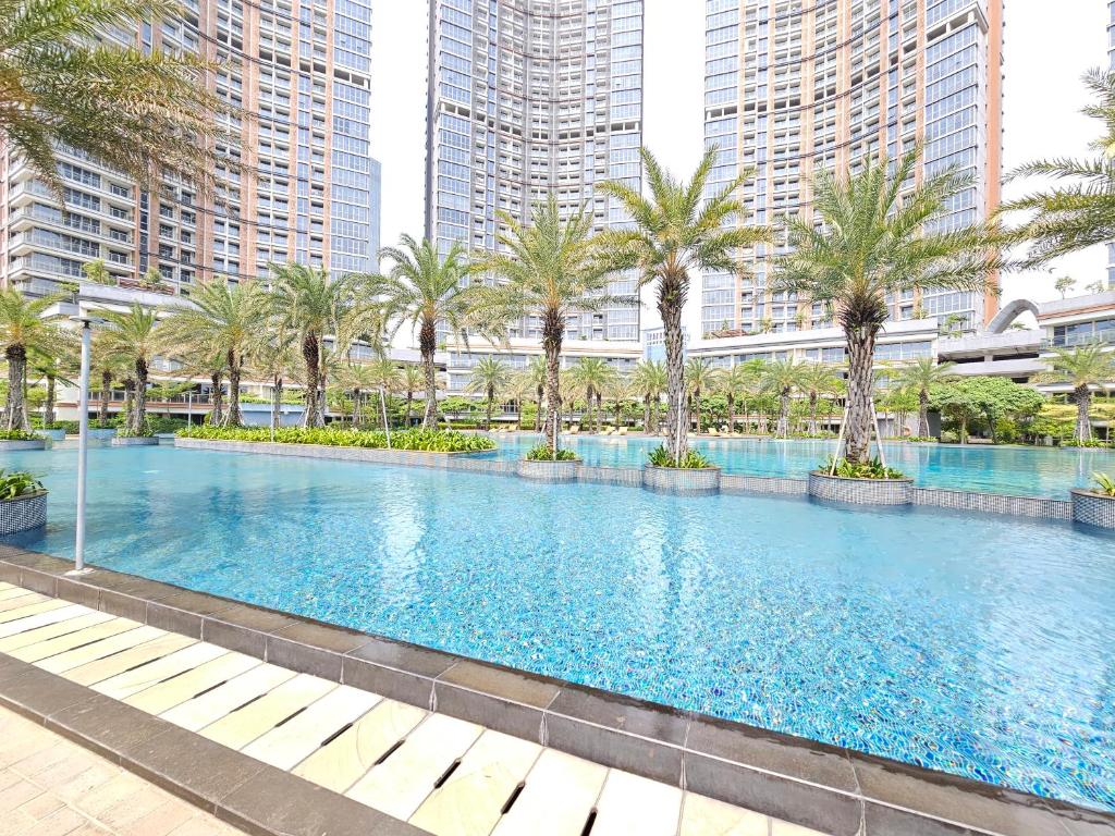 Apartment Gold Coast PIK Stunning Sea & Pool view 1BR, Jakarta