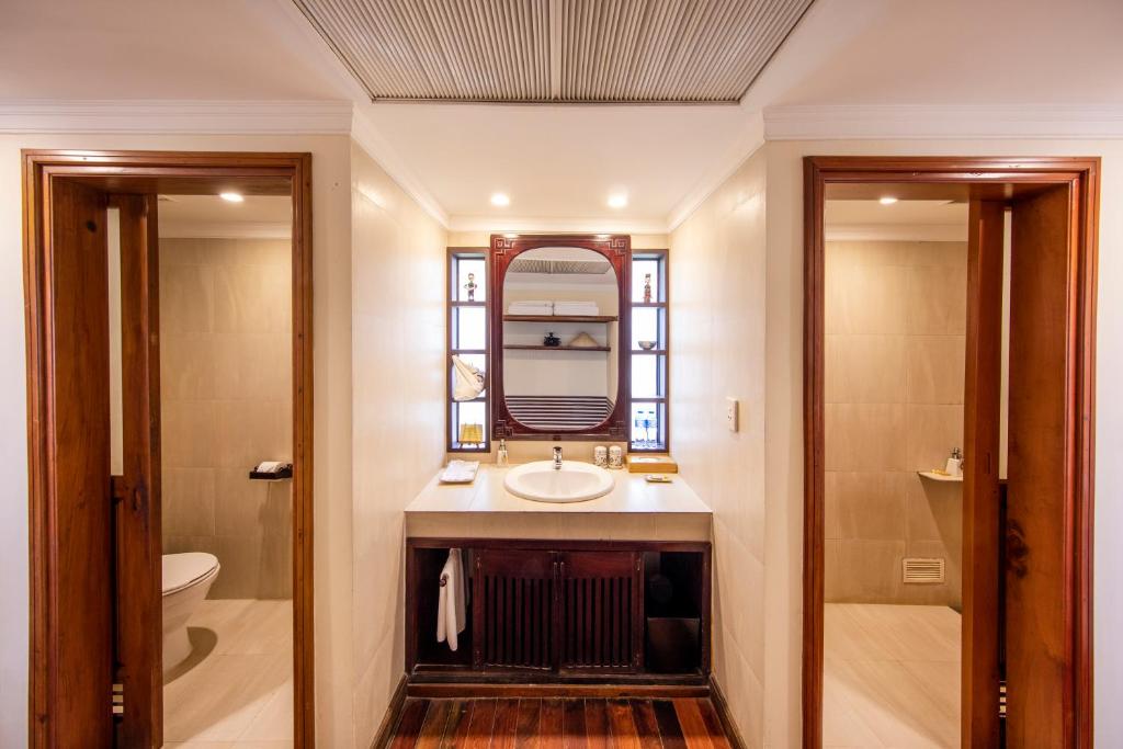 Phòng Deluxe 2 Giường đơn Nhìn ra Một phần Cảnh biển