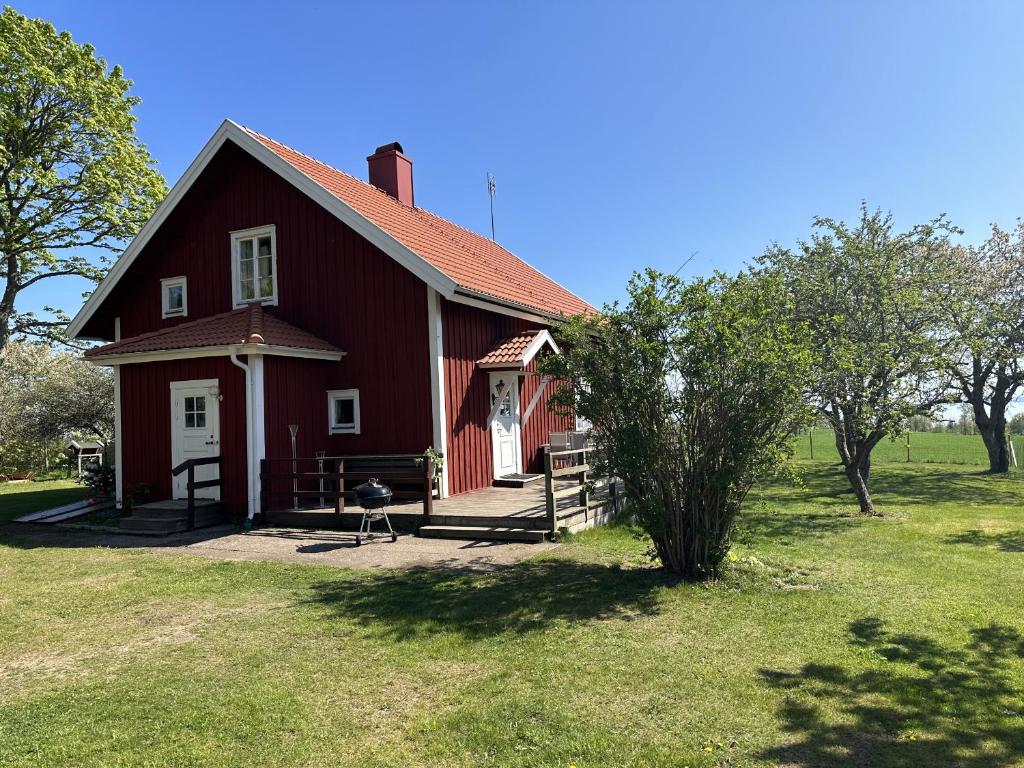 The building in which the holiday home is located