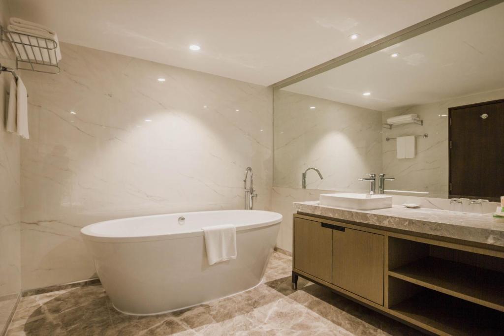 Centara Riverside Hotel Chiang Mai - Resim 10