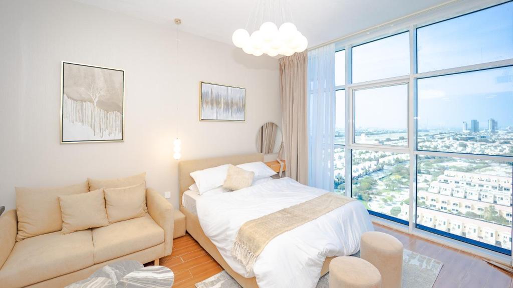 Spacious Studio Jumeirah Village Triangle Dubai by GP Holiday Homes