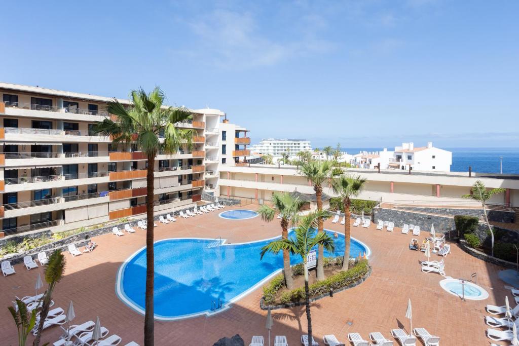 Bazén v ubytování Home2Book Stunning Sea Views & Pool Los Gigantes nebo v jeho okolí