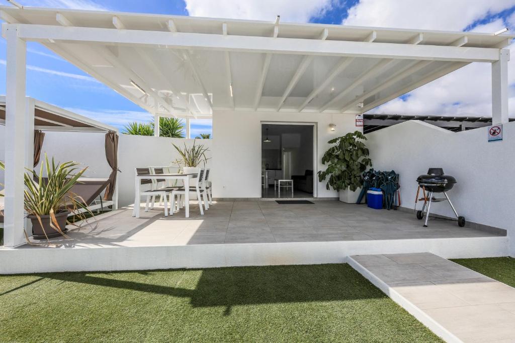 Patio nebo venkovní prostory v ubytování VILLAS NEW LANZASUITES PLUS