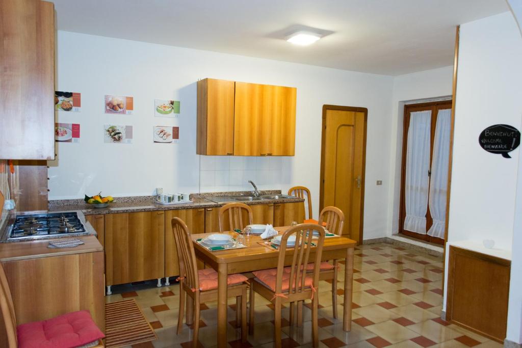 A kitchen or kitchenette at Agrigento CityCenter