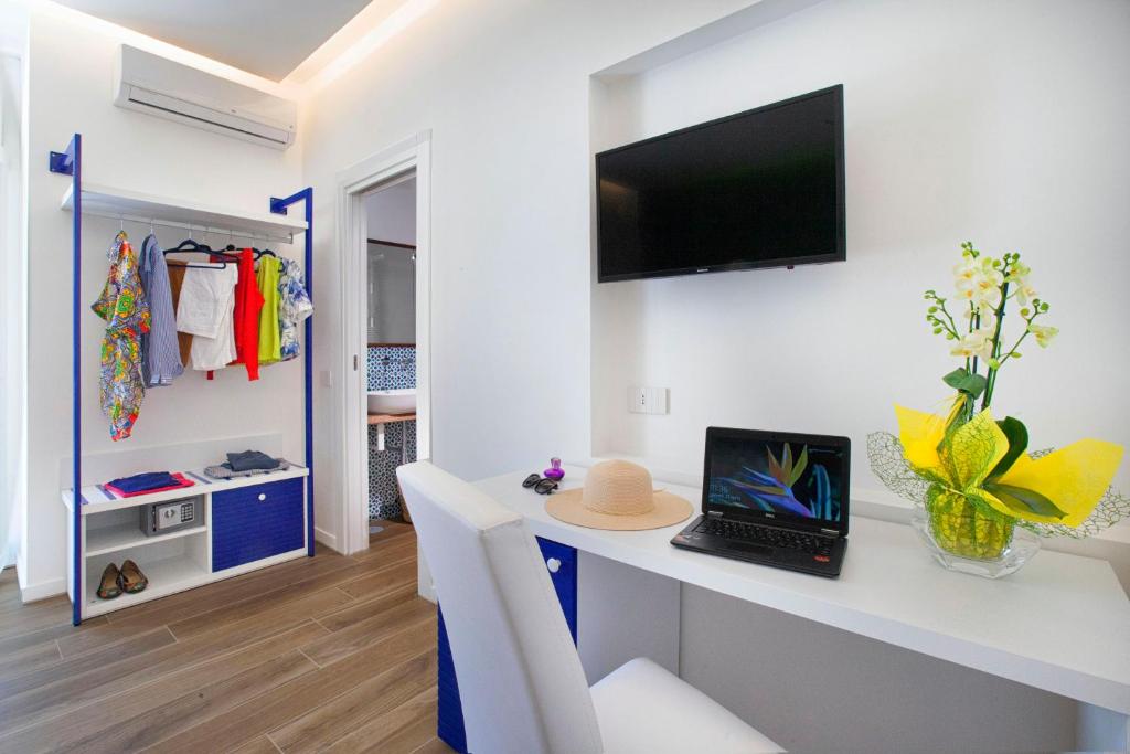 YourHome - Relais Loggia Li Galli - 15