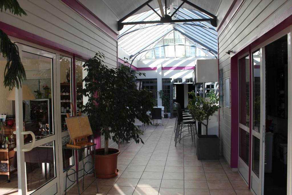 Restaurace v ubytování Logis Hôtel Les Cimes