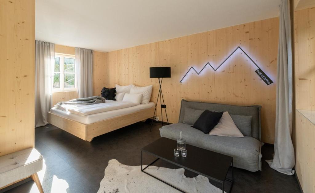 Posteľ alebo postele v izbe v ubytovaní Basecamp Salzkammergut - Exklusives Apartment mitten im Salzkammergut