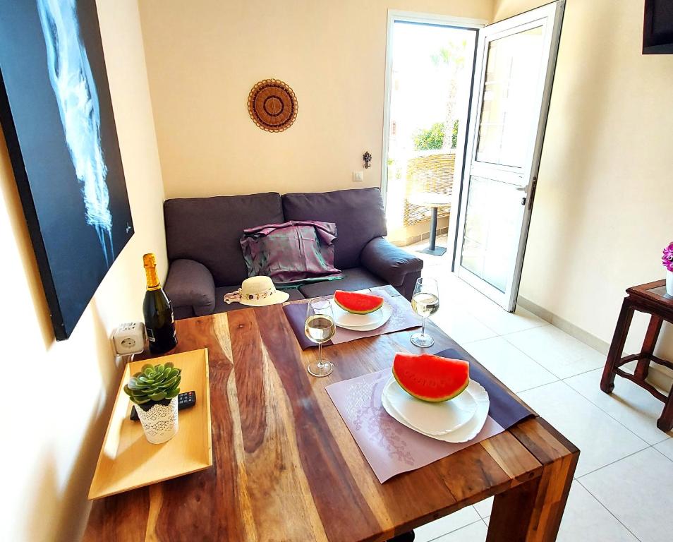 Posedenie v ubytovaní Adeje House, 1 bedroom wifi free