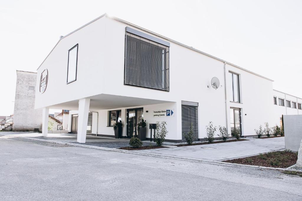 Budova, kde se aparthotel nachází