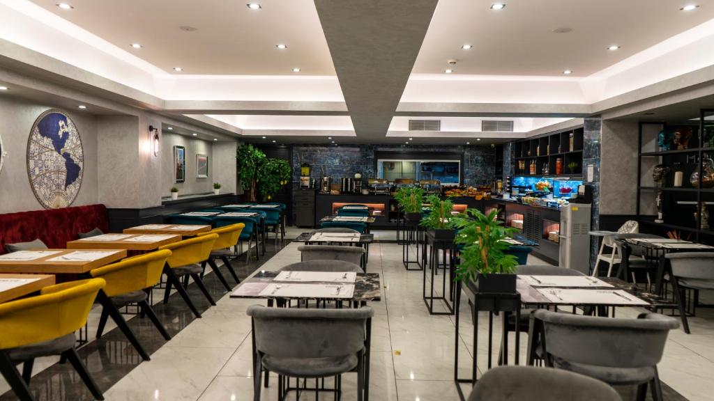 Restaurace v ubytování Hotel ON7 Sakarya