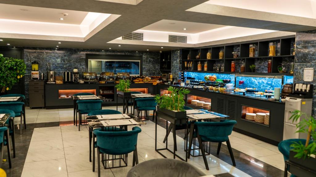 Restaurace v ubytování Hotel ON7 Sakarya