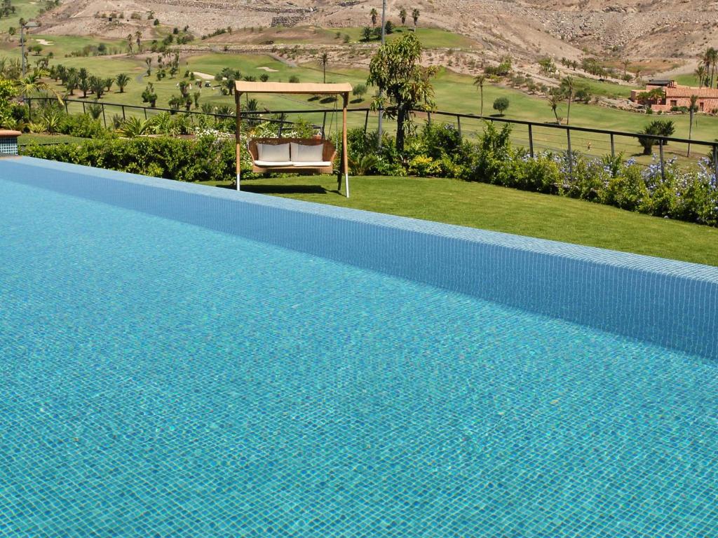 Basen w obiekcie Villa Lavanda by VillaGranCanaria lub w pobliżu