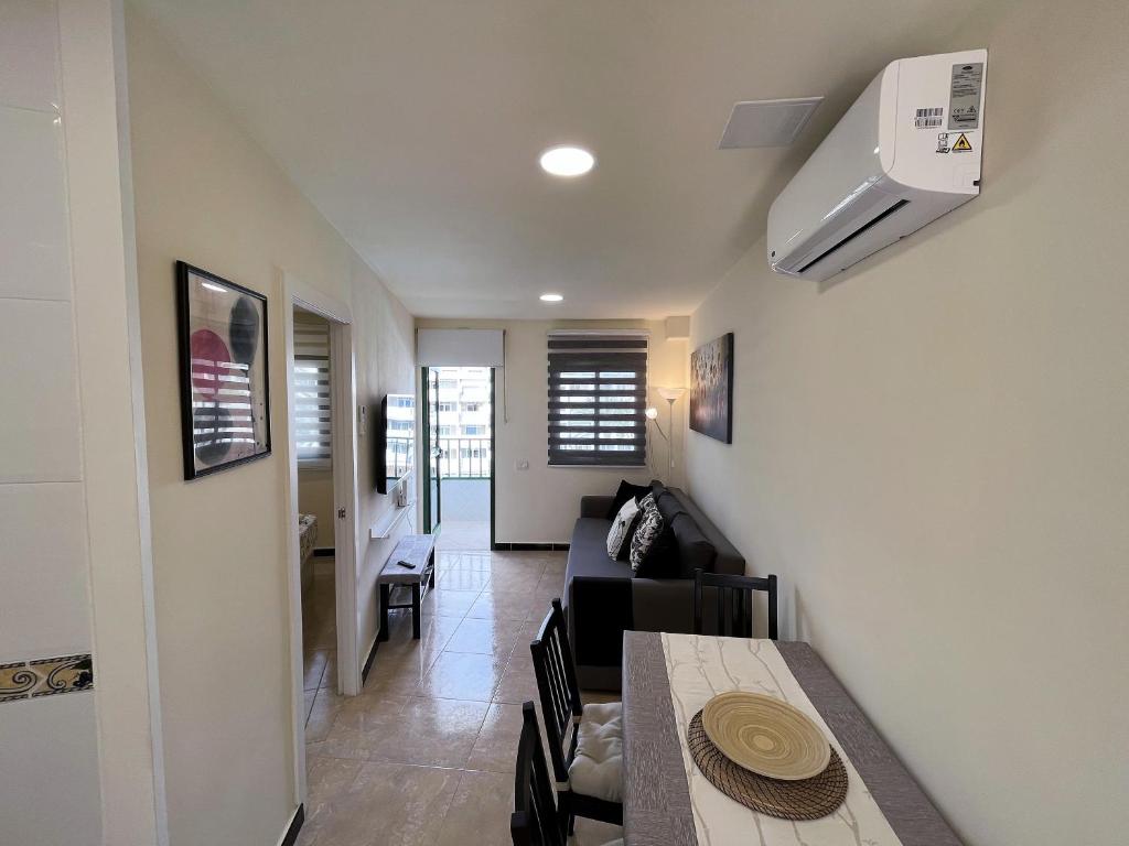 TV a/nebo společenská místnost v ubytování Sunrise Apartment - Playa del Inglés