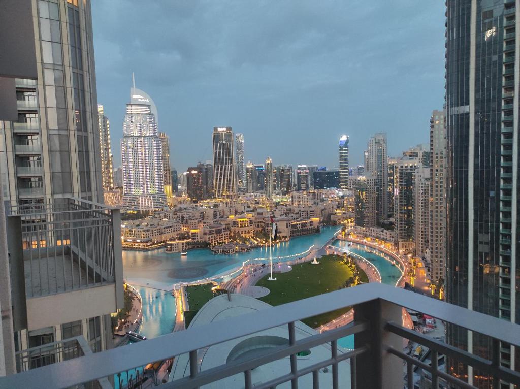 Lux BnB Spectacular Fountain View I Standpoint Tower