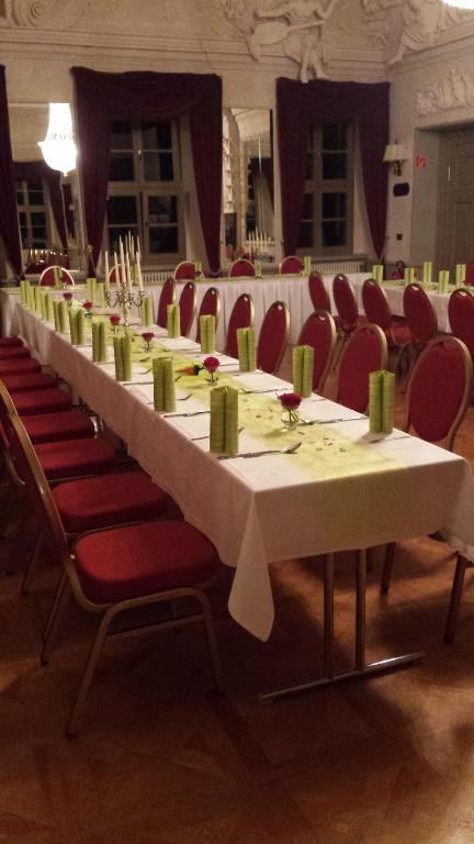 Restaurace v ubytování Stadtschloß Hecklingen***