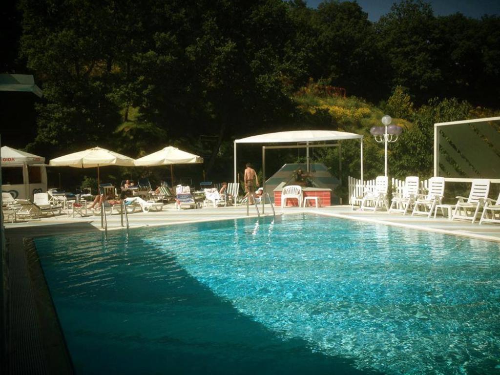 Bazén v ubytování Hotel Posta nebo v jeho okolí