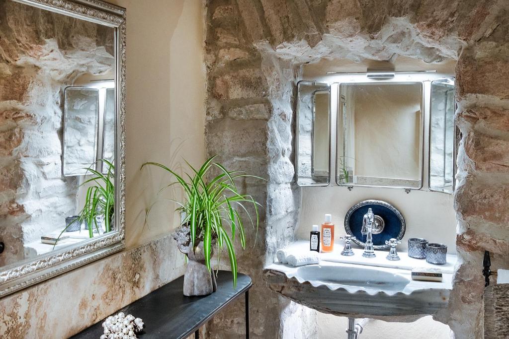 Łazienka w obiekcie Il Falconiere Relais & Spa
