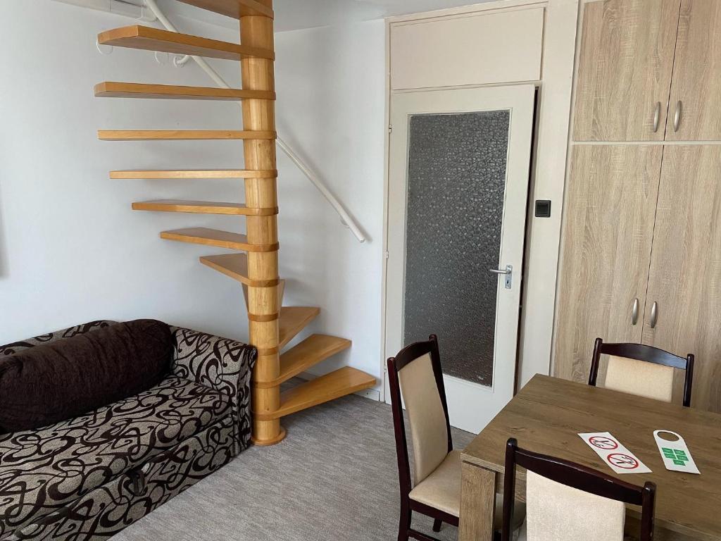 Istumisnurk majutusasutuses Viking Hotel