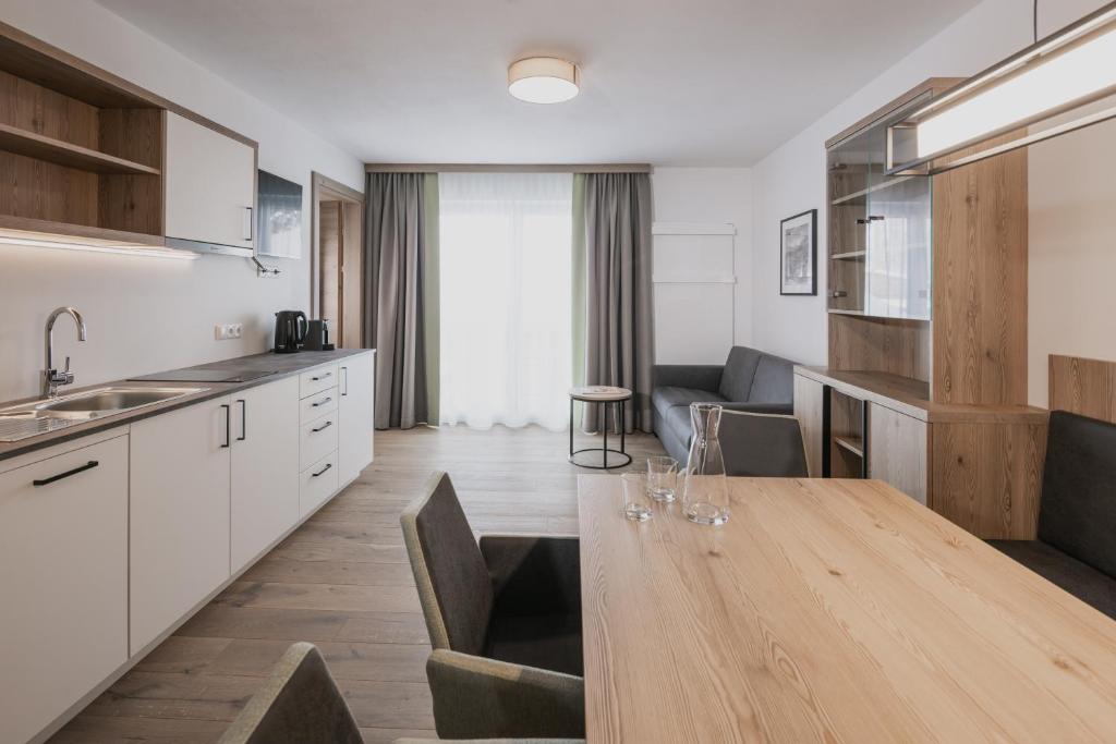 Kuchyň nebo kuchyňský kout v ubytování FIRSTpeak Chalets