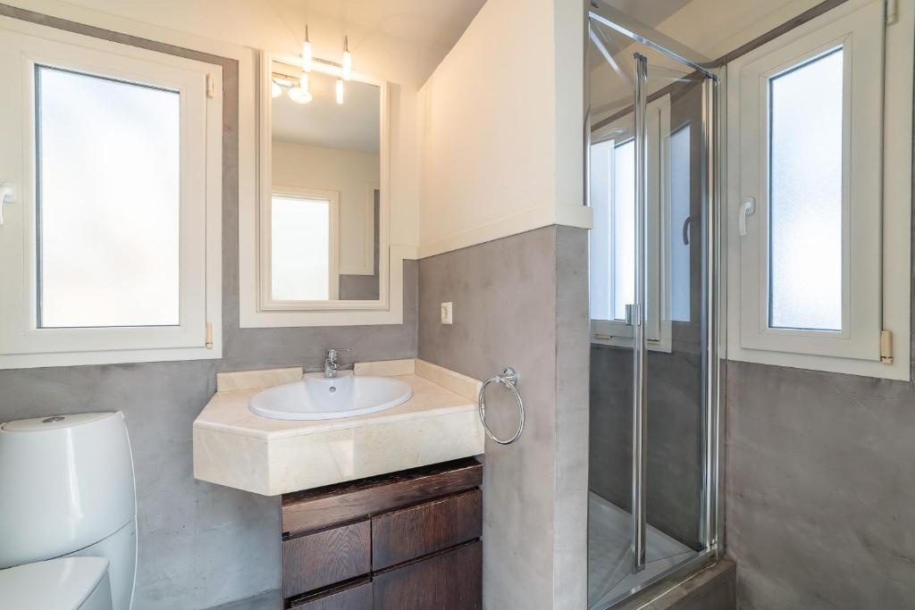 A bathroom at VV Vista Oceano by HH - Ocean view with private pool