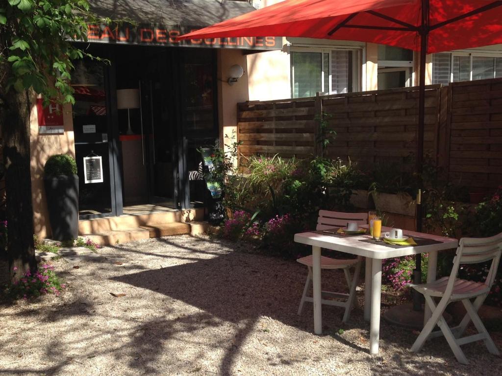 Hôtel L'Eau Des Collines - Resim 16