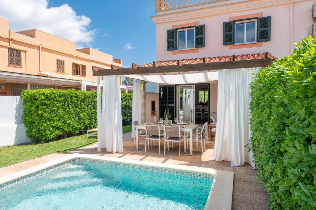 Swimmingpoolen hos eller tæt på Marc i Caterina - Alcudia