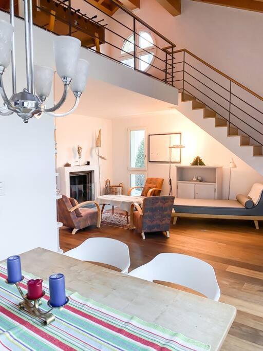 Posezení v ubytování 4 1/2 Room Maisonette Apartment with great views