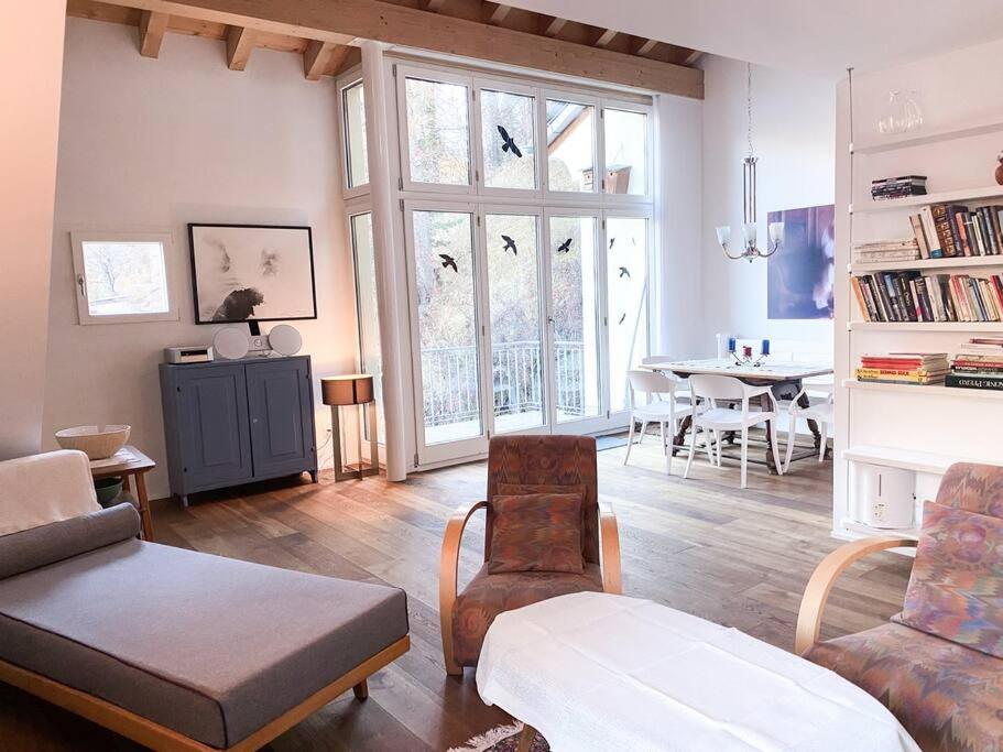 Posezení v ubytování 4 1/2 Room Maisonette Apartment with great views