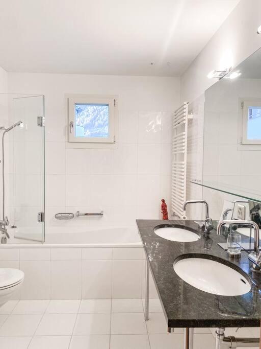 Koupelna v ubytování 4 1/2 Room Maisonette Apartment with great views