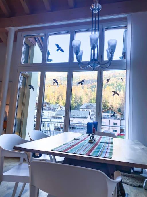 Fotografie z fotogalerie ubytování 4 1/2 Room Maisonette Apartment with great views v destinaci Sils Maria
