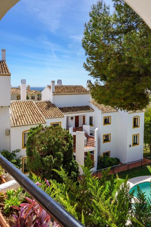 The swimming pool at or close to Cozy apartment with pool in Riviera del Sol by Costarentals - Ref 153