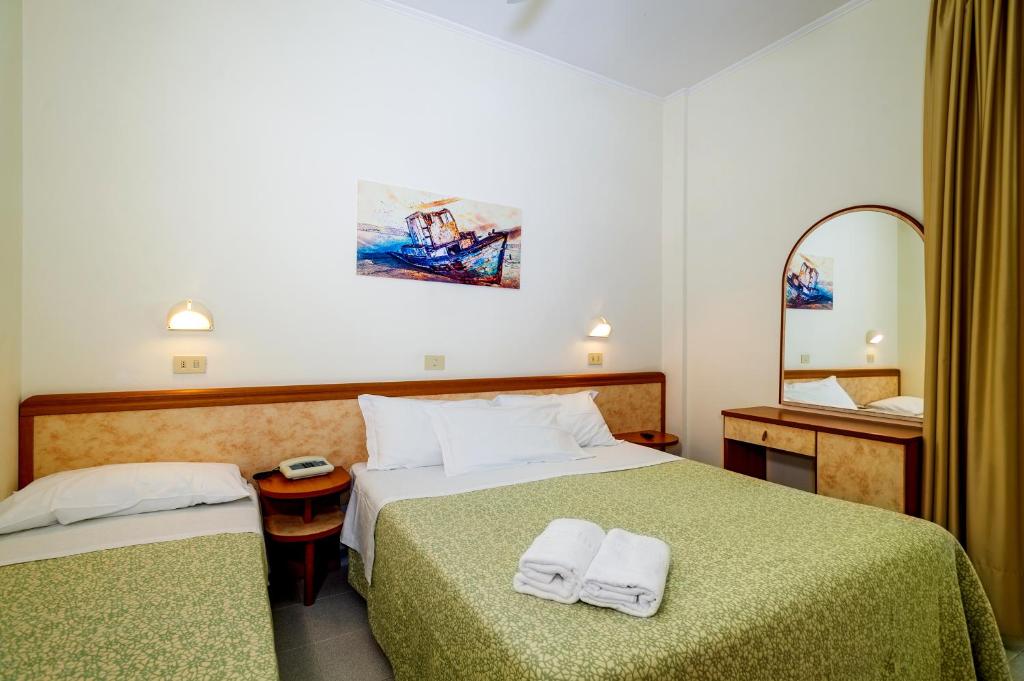 Hotel Miramare - Silvi Marina - Habitación Triple Clásica