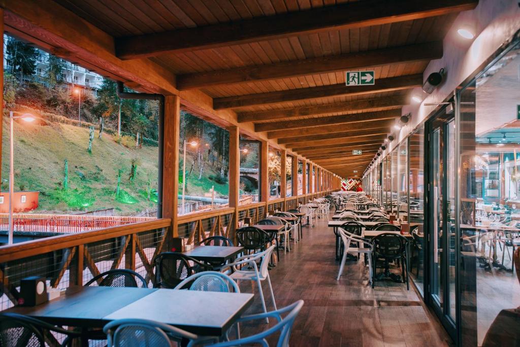 Restaurace v ubytování Sairme Hotels & Resorts