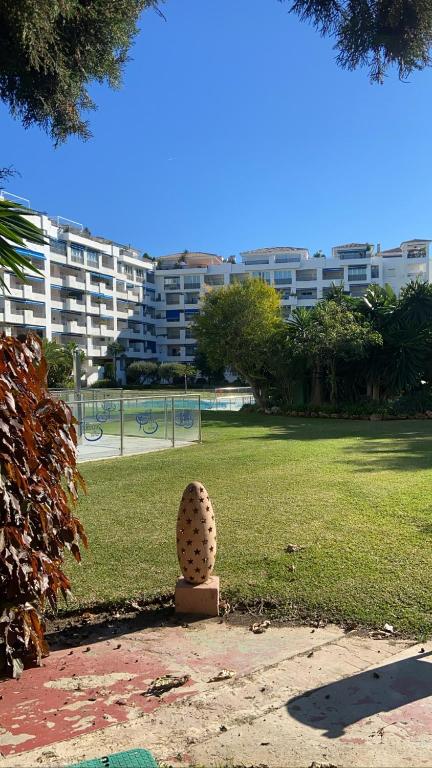 Fotografie z fotogalerie ubytování Rez de jardin en plein cœur de Puerto Banús v destinaci Marbella