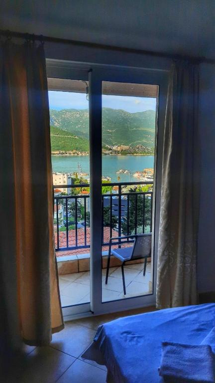 Apartmani Cupic - Apartment Mit Balkon