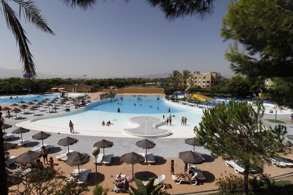 Bazén v ubytování Blue Marine Home - Parking, Pool, AC, WiFi nebo v jeho okolí