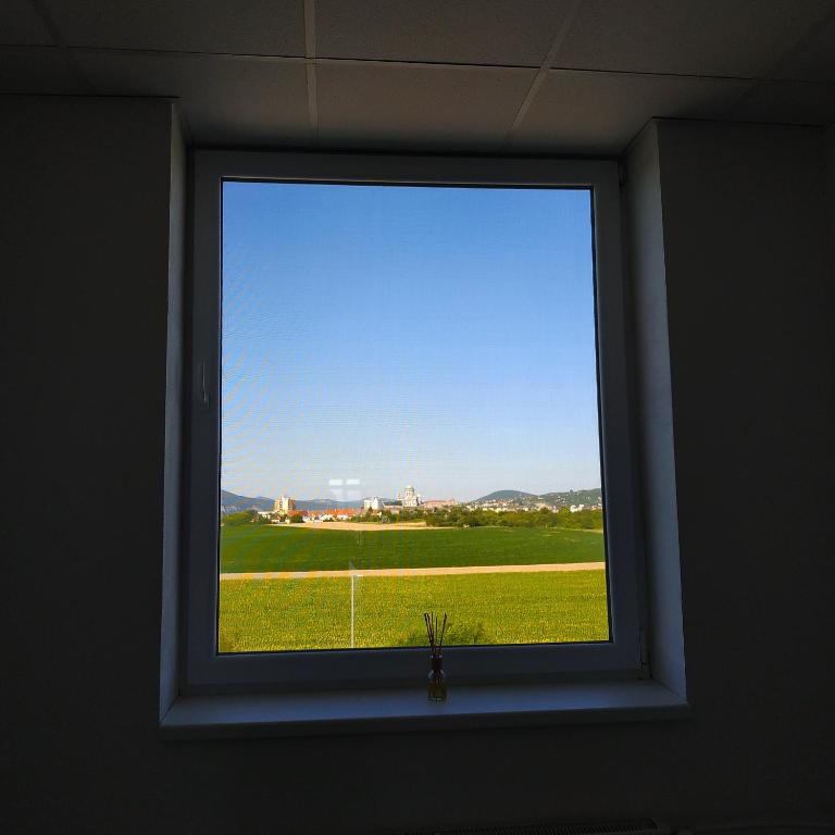 Nespecifikovaný výhled na hory nebo výhled na hory při pohledu z hotelu