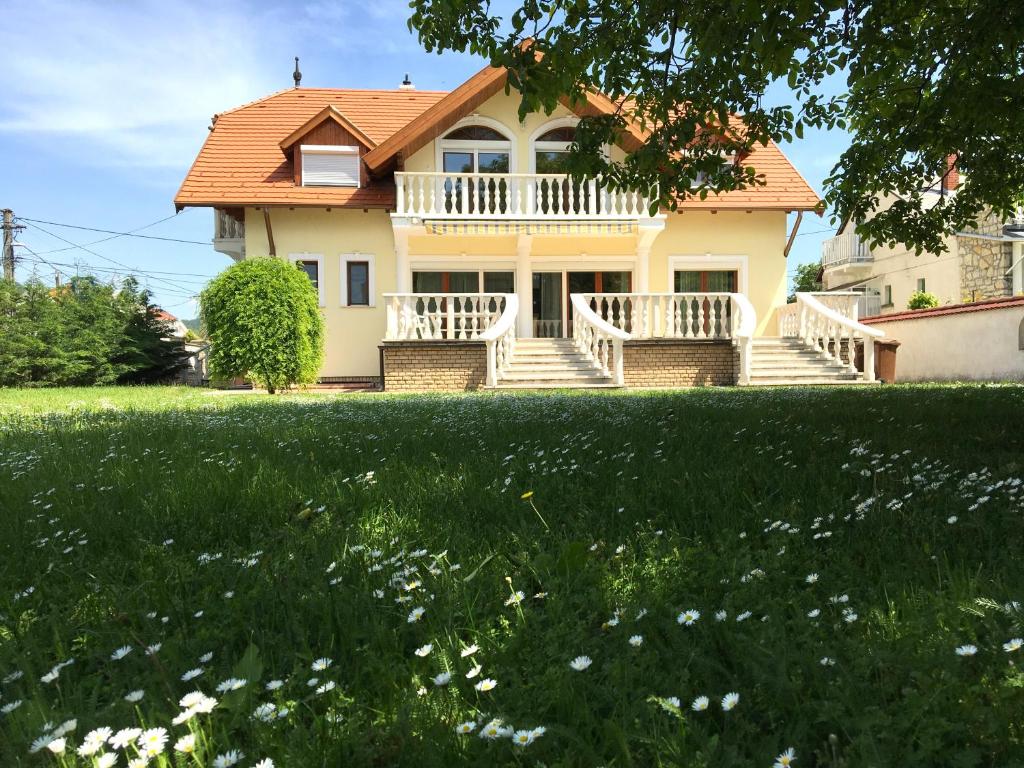 Csók Apartmanház 8230 Balatonfüred, Csók utca 3. kép - 1