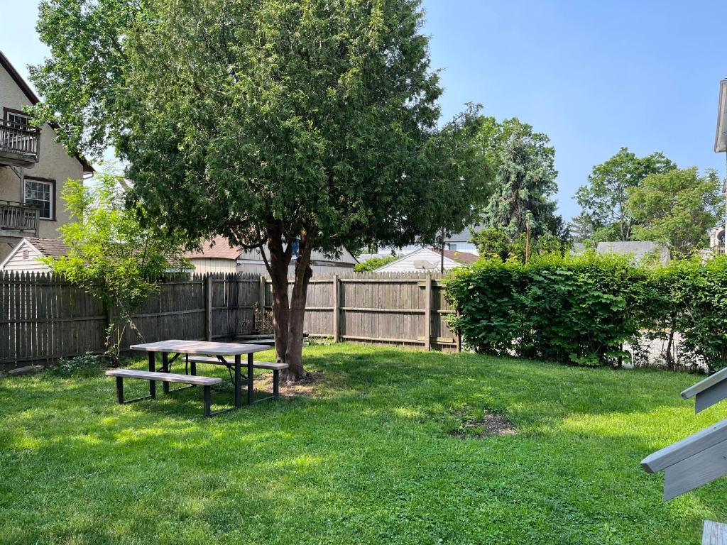 Black Rock Bungalow - Housity