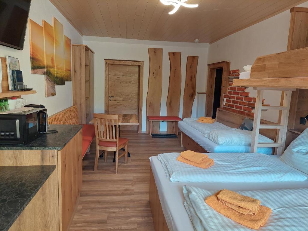 Kuchyňa alebo kuchynka v ubytovaní Gasthof Klug zum Ehrensepp