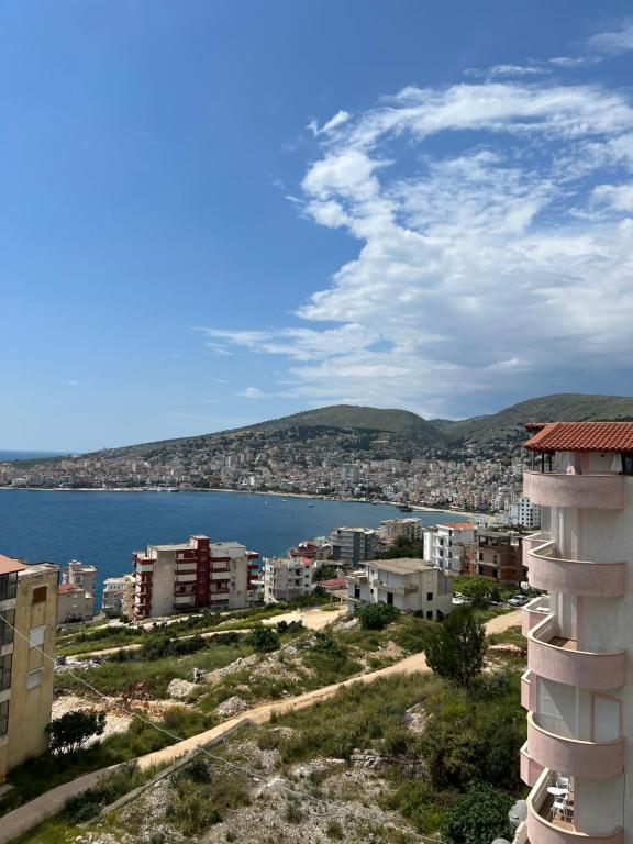 Lovely 2 bedroom apartment with a great sea view - Image 7