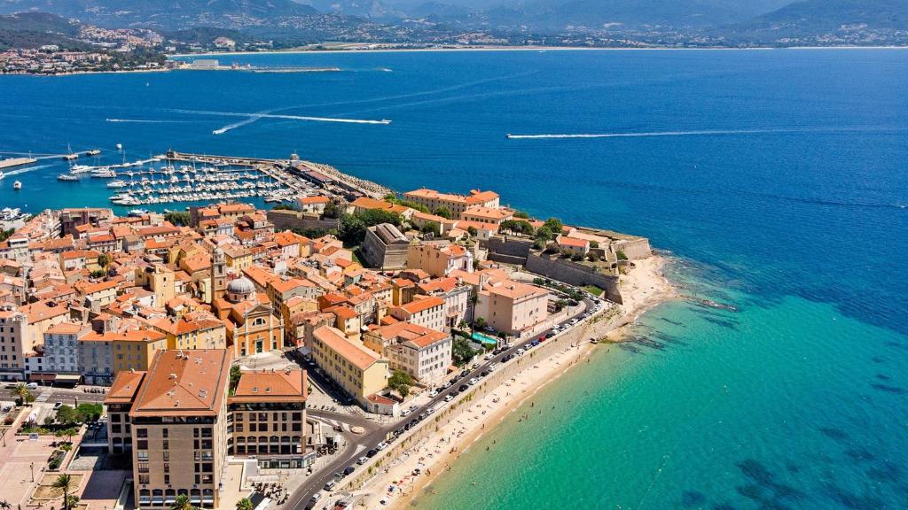 Fotografia z galérie ubytovania Superbe T2 calme & confortable - très bien situé! v destinácii Ajaccio
