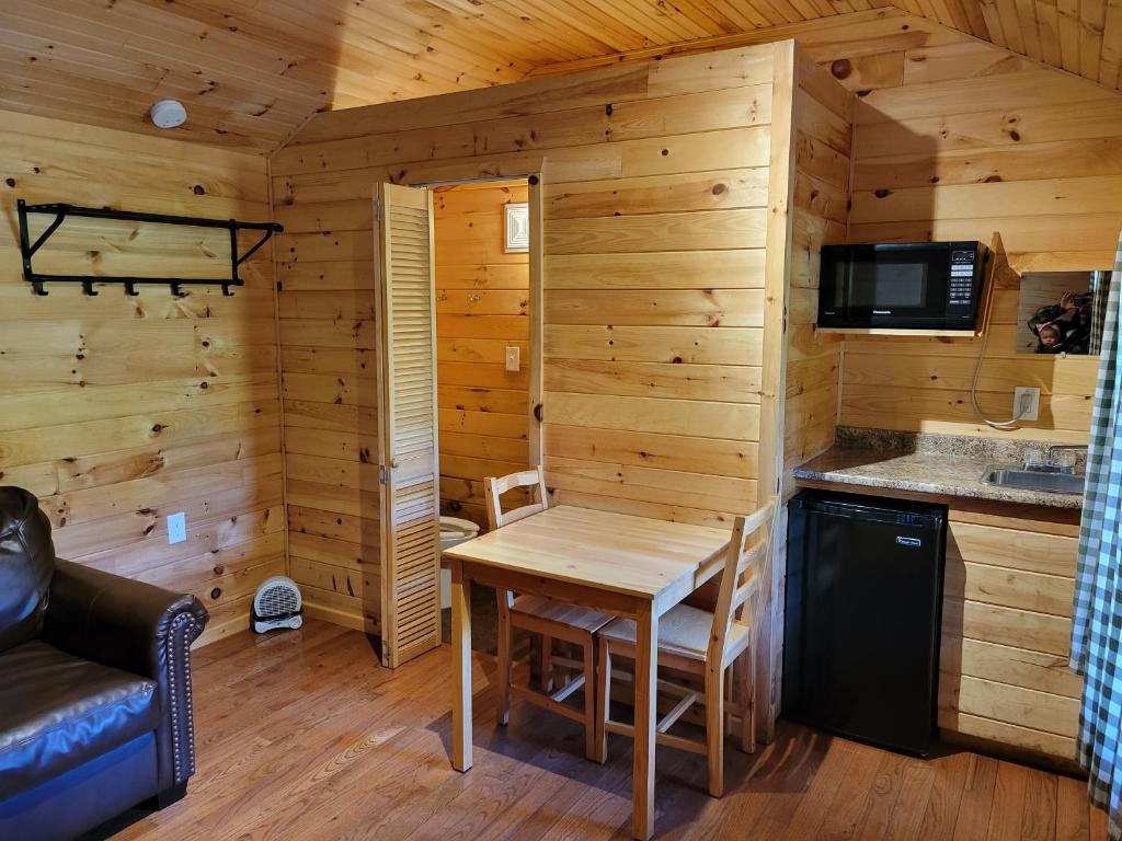 Kuchyň nebo kuchyňský kout v ubytování Tobermory Village Cabins
