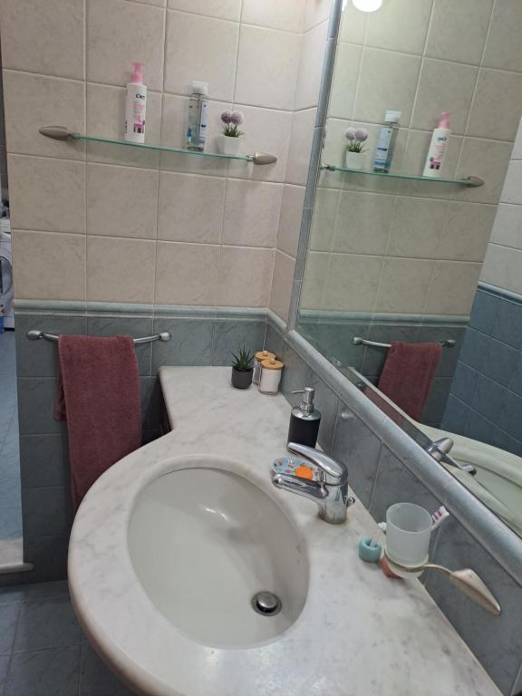 A bathroom at Stanza Privata in Casa Condivisa - Private Room in Shared Home