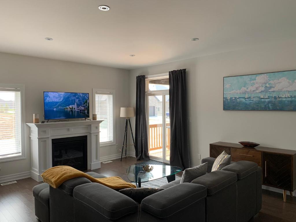 SIMPLY COMFORT Charming New Home Near Lake Huron, Port Elgin Updated 2024 Prices